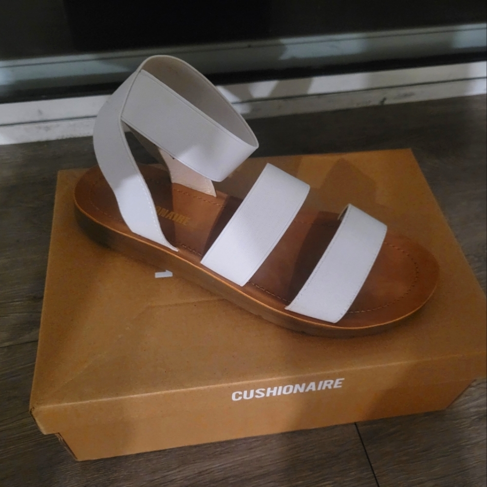 All season sandals